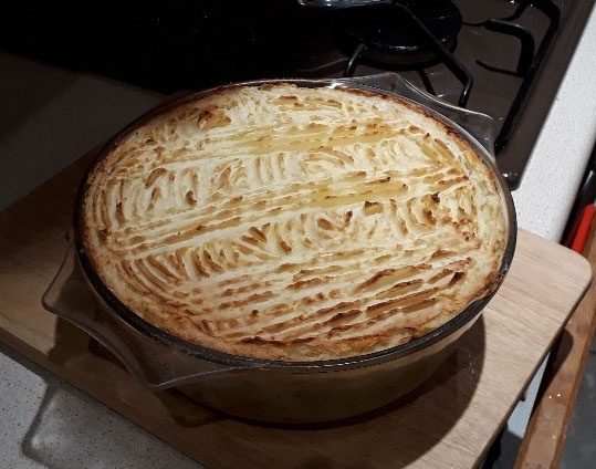 Chicken leek and mushroom pie